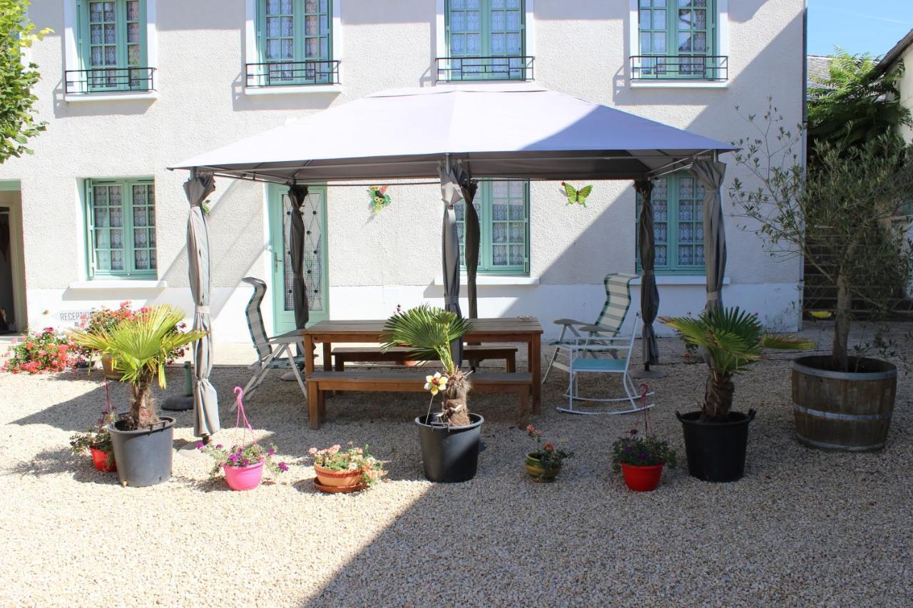 Aparthotel Quelques Fleurs La Roche-Posay Exterior foto