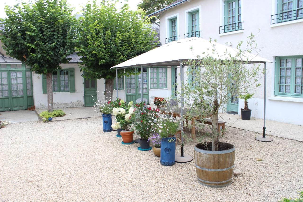 Aparthotel Quelques Fleurs La Roche-Posay Exterior foto